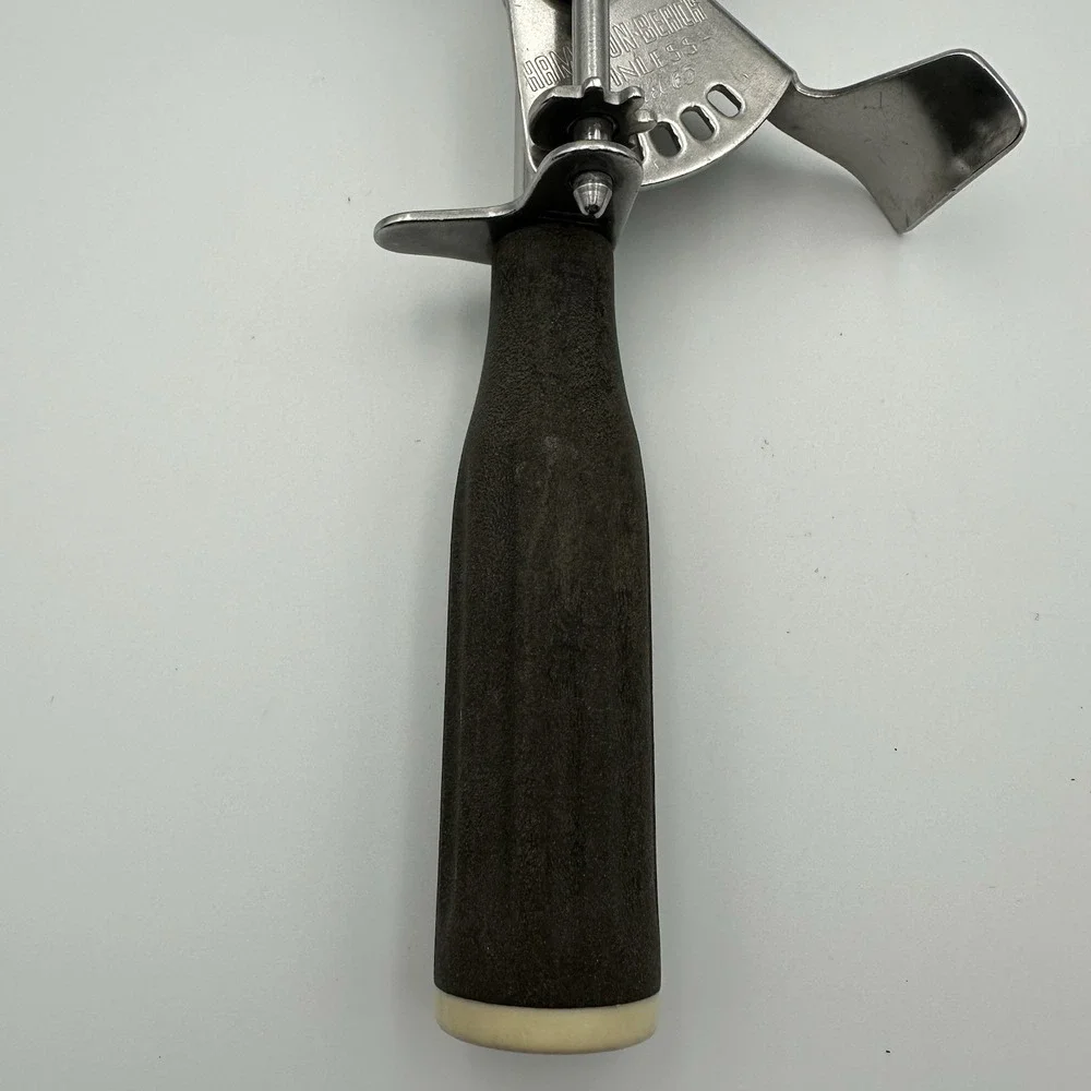 Vintage Hamilton Beach Stainless Ice‎ Cream Scoop with Thumb Release Model 65